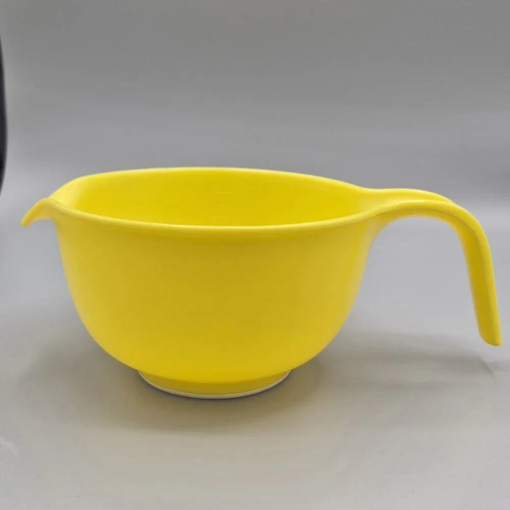 RUBBERMAID 3 Cup 700 ML‎ Yellow Mixing Bowl Pour Spout Handle #3004 5.75